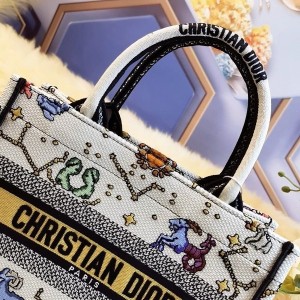 Christian Dior Book Tote Bag 25cm 1265 Pixel Zodiac Embroidery Canvas Fall/Winter 2022 Collection - Image 3