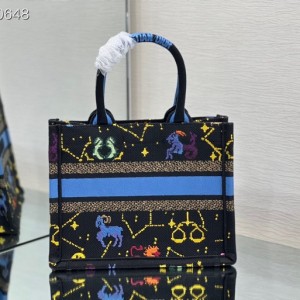 Christian Dior Book Tote Bag 25cm 1265 Pixel Zodiac Embroidery Canvas Fall/Winter 2022 Collection - Image 4