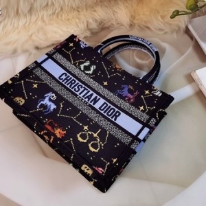 Christian Dior Book Tote Bag 25cm 1265 Pixel Zodiac Embroidery Canvas Fall/Winter 2022 Collection - Image 4