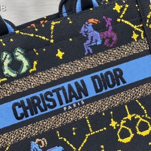 Christian Dior Book Tote Bag 25cm 1265 Pixel Zodiac Embroidery Canvas Fall/Winter 2022 Collection - Image 5