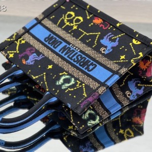 Christian Dior Book Tote Bag 25cm 1265 Pixel Zodiac Embroidery Canvas Fall/Winter 2022 Collection - Image 6
