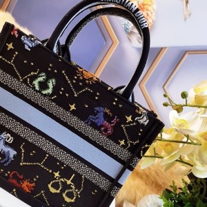 Christian Dior Book Tote Bag 25cm 1265 Pixel Zodiac Embroidery Canvas Fall/Winter 2022 Collection - Image 6