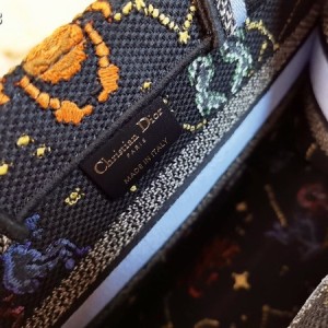 Christian Dior Book Tote Bag 25cm 1265 Pixel Zodiac Embroidery Canvas Fall/Winter 2022 Collection - Image 9