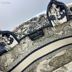 Christian Dior Book Tote Bag 25cm 1265 Toile De Jouy Embroidery Canvas Spring/Summer 2023 Collection - Image 8