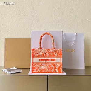 Christian Dior Book Tote Bag 25cm 1265 Toile de Jouy Reverse Transparent Embroidery Canvas Fall/Winter 2022 Collection - Image 9