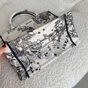 Christian Dior Book Tote Bag 25cm 1265 Toile de Jouy Zodiac Embroidery Canvas Fall/Winter 2022 Collection - Image 3