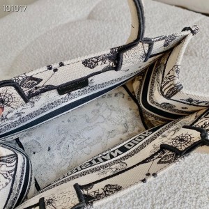 Christian Dior Book Tote Bag 25cm 1265 Toile de Jouy Zodiac Embroidery Canvas Fall/Winter 2022 Collection - Image 7