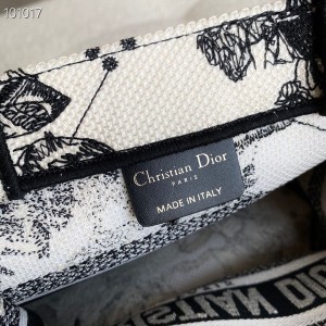 Christian Dior Book Tote Bag 25cm 1265 Toile de Jouy Zodiac Embroidery Canvas Fall/Winter 2022 Collection - Image 8