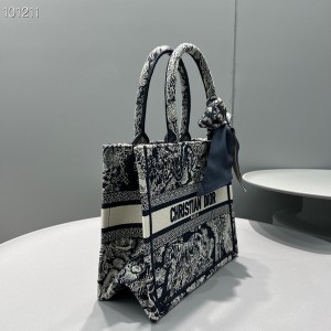 Christian Dior Book Tote Bag 25cm 93361 Chinese New Year Toile De Jouy Embroidered Canvas Fall/Winter 2022 Collection - Image 3