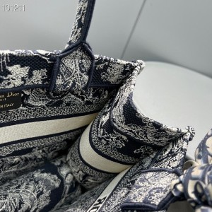 Christian Dior Book Tote Bag 25cm 93361 Chinese New Year Toile De Jouy Embroidered Canvas Fall/Winter 2022 Collection - Image 7
