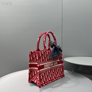 Christian Dior Book Tote Bag 25cm 93361 Oblique Embroidered Canvas Fall/Winter 2022 Collection - Image 3