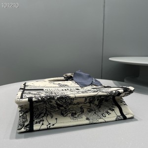 Christian Dior Book Tote Bag 25cm 93361 Toile de Jouy Zodiac Embroidery Canvas Fall/Winter 2022 Collection - Image 6