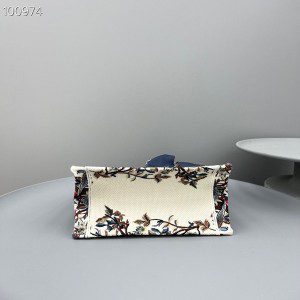 Christian Dior Book Tote Bag 25cm M1265 Jardin d'Hiver Embroidery Canvas Fall/Winter 2022 Collection - Image 7