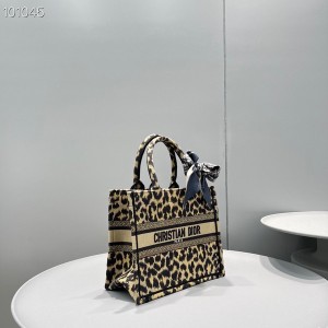 Christian Dior Book Tote Bag 25cm M1265 Mizza Embroidery Canvas Fall/Winter 2022 Collection - Image 3