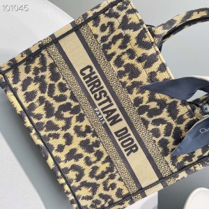 Christian Dior Book Tote Bag 25cm M1265 Mizza Embroidery Canvas Fall/Winter 2022 Collection - Image 4