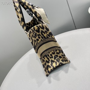 Christian Dior Book Tote Bag 25cm M1265 Mizza Embroidery Canvas Fall/Winter 2022 Collection - Image 6