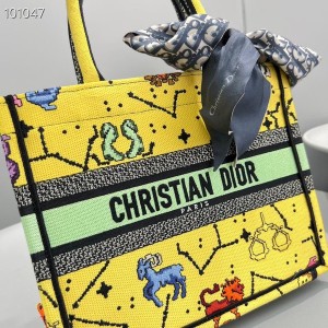 Christian Dior Book Tote Bag 25cm M1265 Pixel Zodiac Embroidery Canvas Fall/Winter 2022 Collection - Image 4
