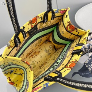 Christian Dior Book Tote Bag 25cm M1265 Pixel Zodiac Embroidery Canvas Fall/Winter 2022 Collection - Image 7