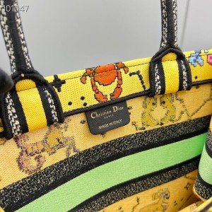 Christian Dior Book Tote Bag 25cm M1265 Pixel Zodiac Embroidery Canvas Fall/Winter 2022 Collection - Image 8