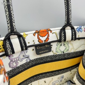 Christian Dior Book Tote Bag 25cm M1265 Pixel Zodiac Embroidery Canvas Fall/Winter 2022 Collection - Image 8