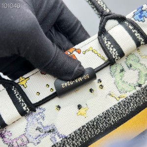 Christian Dior Book Tote Bag 25cm M1265 Pixel Zodiac Embroidery Canvas Fall/Winter 2022 Collection - Image 9