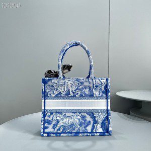 Christian Dior Book Tote Bag 25cm M1265 Toile de Jouy Reverse Transparent Embroidery Canvas Fall/Winter 2022 Collection - Image 3