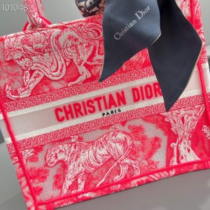 Christian Dior Book Tote Bag 25cm M1265 Toile de Jouy Reverse Transparent Embroidery Canvas Fall/Winter 2022 Collection - Image 4