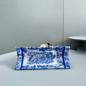 Christian Dior Book Tote Bag 25cm M1265 Toile de Jouy Reverse Transparent Embroidery Canvas Fall/Winter 2022 Collection - Image 6