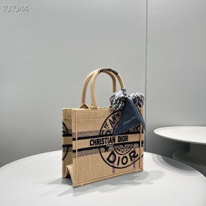 Christian Dior Book Tote Bag 25cm M1265 Union Jute Embroidery Canvas Fall/Winter 2022 Collection - Image 3