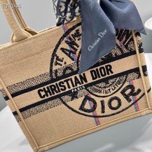 Christian Dior Book Tote Bag 25cm M1265 Union Jute Embroidery Canvas Fall/Winter 2022 Collection - Image 4
