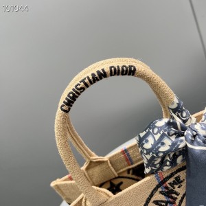 Christian Dior Book Tote Bag 25cm M1265 Union Jute Embroidery Canvas Fall/Winter 2022 Collection - Image 6