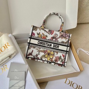 Christian Dior Book Tote Bag 26cm Jardin Botanique Embroidery Canvas Spring/Summer 2023 Collection - Image 9