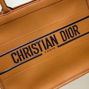 Christian Dior Book Tote Bag 36cm 1286 Calfskin Leather Embroidered Canvas Fall/Winter 2022 Collection - Image 5