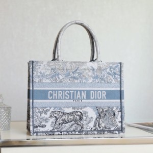 Christian Dior Book Tote Bag 36cm 1286 Chinese New Year Toile De Jouy Embroidered Canvas Fall/Winter 2022 Collection - Image 3