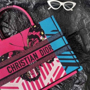 Christian Dior Book Tote Bag 36cm 1286 D-Jungle Pop Butterfly Embroidered Canvas Fall/Winter 2022 Collection - Image 5