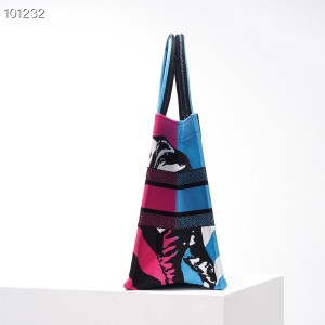 Christian Dior Book Tote Bag 36cm 1286 D-Jungle Pop Giraffe Embroidered Canvas Fall/Winter 2022 Collection - Image 4