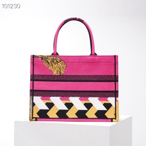 Christian Dior Book Tote Bag 36cm 1286 D-Jungle Pop Jaguar Embroidered Canvas Fall/Winter 2022 Collection - Image 3