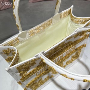 Christian Dior Book Tote Bag 36cm 1286 Maria Grazia Chiuri Embroidered Canvas Fall/Winter 2022 Collection - Image 7