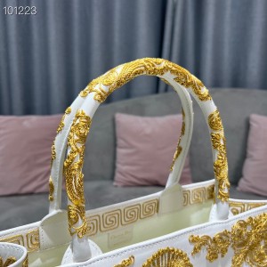 Christian Dior Book Tote Bag 36cm 1286 Maria Grazia Chiuri Embroidered Canvas Fall/Winter 2022 Collection - Image 8