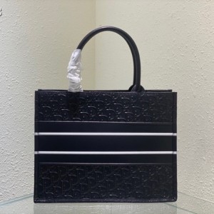 Christian Dior Book Tote Bag 36cm 1286 Oblique Calfskin Leather Embroidered Canvas Fall/Winter 2022 Collection - Image 3