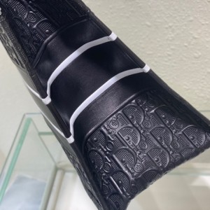 Christian Dior Book Tote Bag 36cm 1286 Oblique Calfskin Leather Embroidered Canvas Fall/Winter 2022 Collection - Image 5