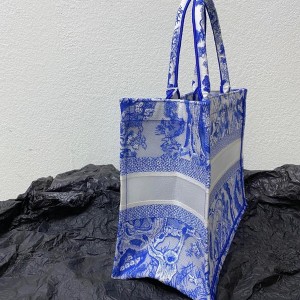 Christian Dior Book Tote Bag 36cm 1286 Reverse Transparent Toile De Jouy Embroidered Canvas Fall/Winter 2022 Collection - Image 3