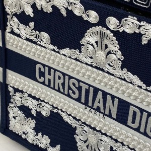 Christian Dior Book Tote Bag 36cm 1286 Toile de Jouy Zodiac Embroidery Canvas Fall/Winter 2022 Collection - Image 4