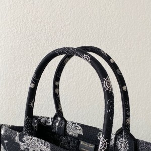 Christian Dior Book Tote Bag 36cm 1286 Toile de Jouy Zodiac Embroidery Canvas Fall/Winter 2022 Collection - Image 5