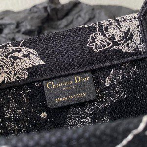Christian Dior Book Tote Bag 36cm 1286 Toile de Jouy Zodiac Embroidery Canvas Fall/Winter 2022 Collection - Image 8