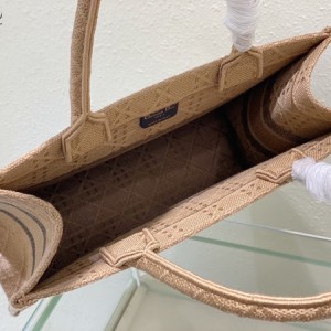 Christian Dior Book Tote Bag 36cm 1296 Cannage Raffia Embroidered Canvas Fall/Winter 2022 Collection - Image 7