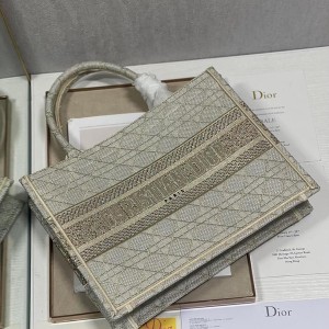 Christian Dior Book Tote Bag 36cm 1296 Cannage Strass Embroidered Canvas Fall/Winter 2022 Collection - Image 6