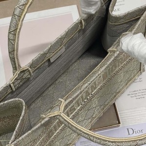 Christian Dior Book Tote Bag 36cm 1296 Cannage Strass Embroidered Canvas Fall/Winter 2022 Collection - Image 8