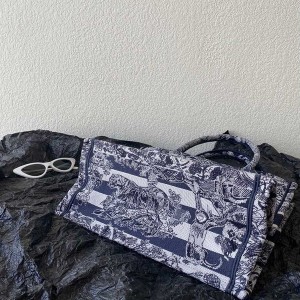 Christian Dior Book Tote Bag 36cm 1296 Chinese New Year Reverse Toile De Jouy Embroidered Canvas Fall/Winter 2022 Collection - Image 5