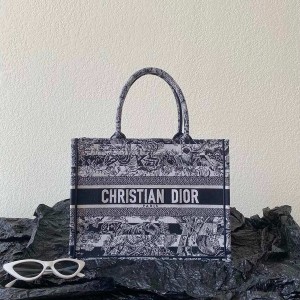 Christian Dior Book Tote Bag 36cm 1296 Chinese New Year Reverse Toile De Jouy Embroidered Canvas Fall/Winter 2022 Collection - Image 9